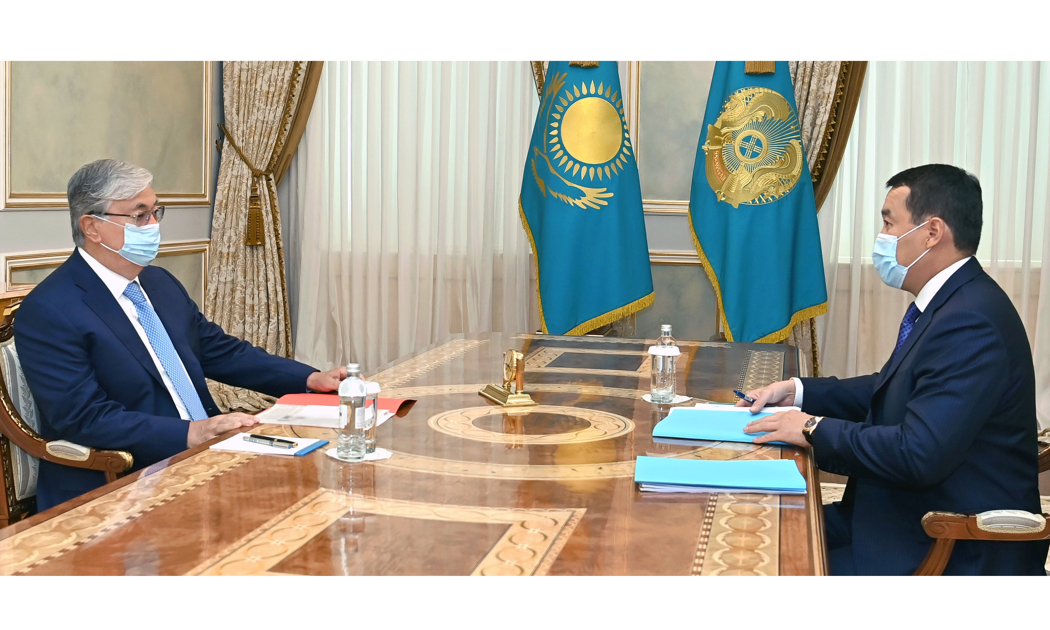 Бектенов премьер министр. Председатель КНБ Сагимбаев. Председатель Совбеза Казахстана.